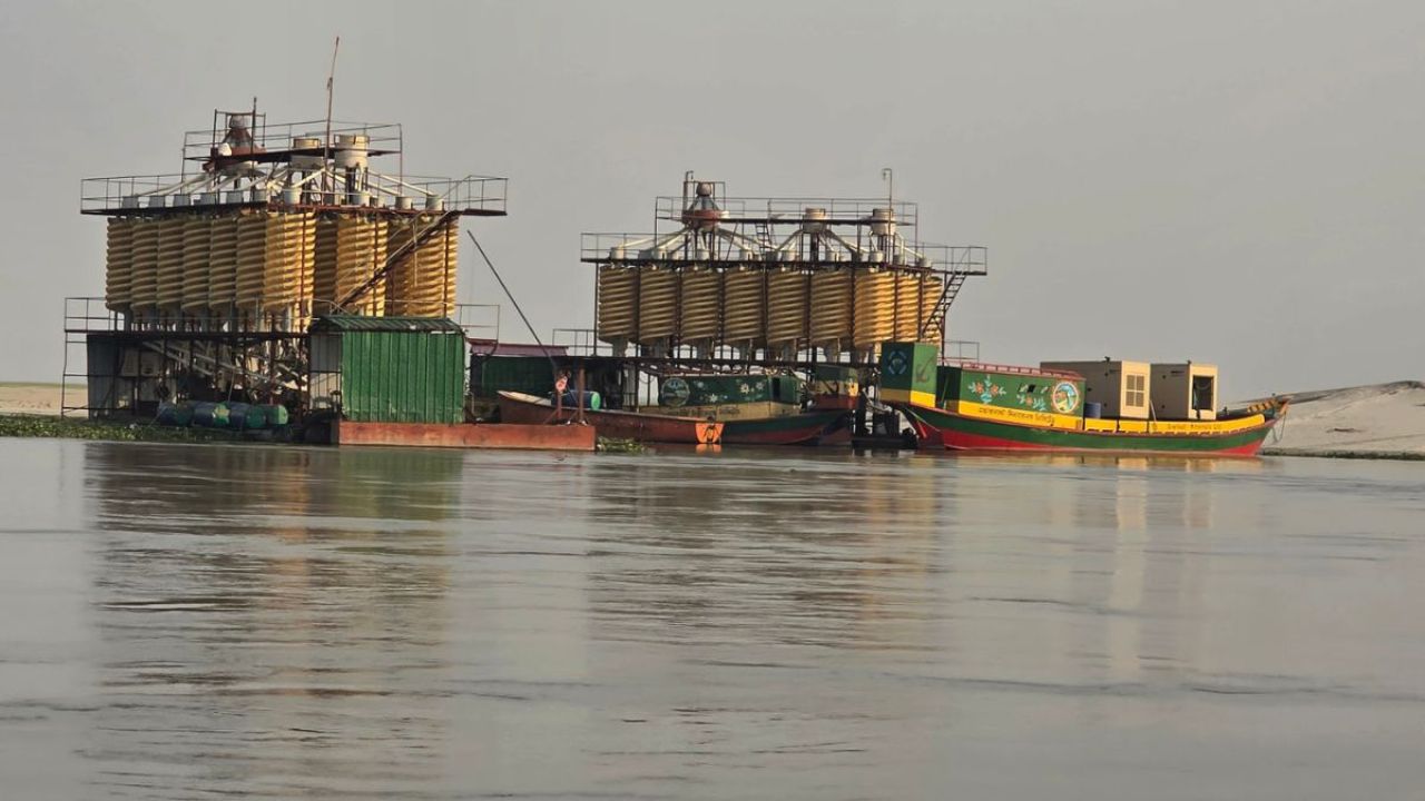 ব্রহ্মপুত্রের বালুতে ৪ হাজার কোটি টাকার খনিজ
