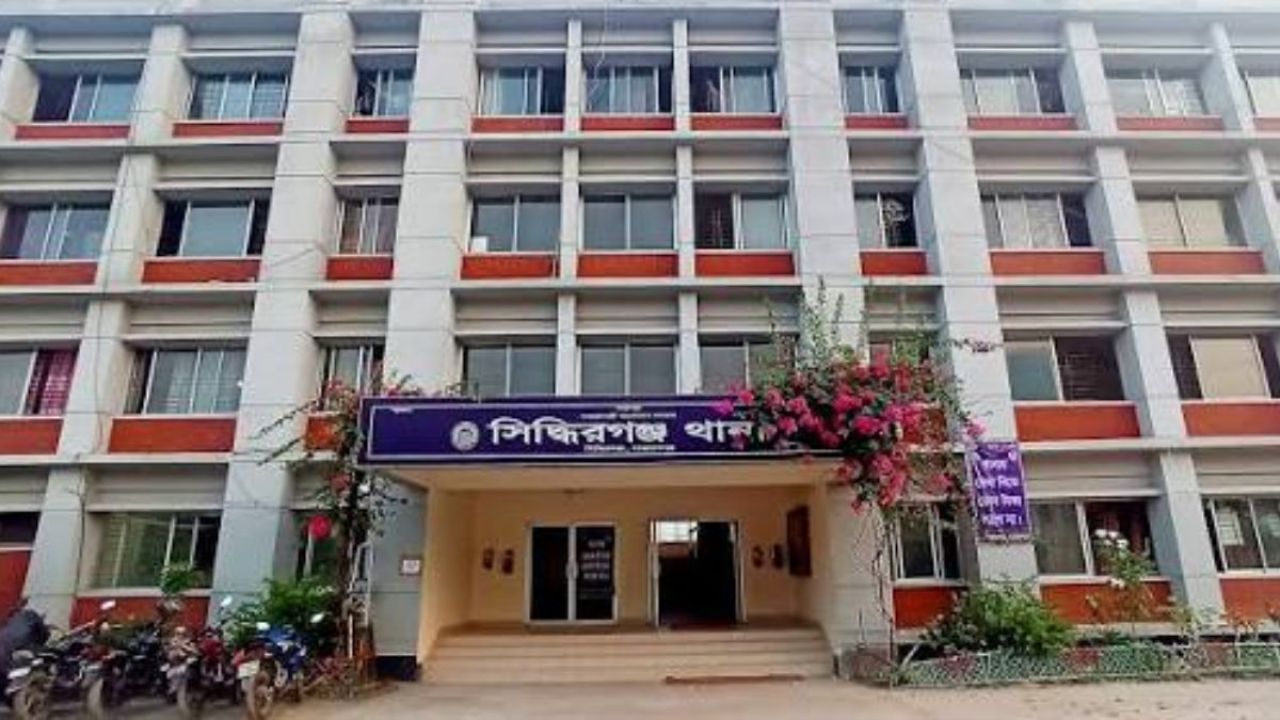 খাটে স্ত্রীর মরদেহ, উধাও স্বামী-সন্তান