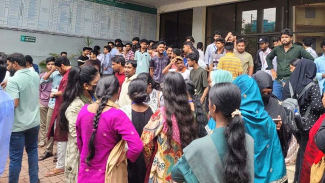 শিক্ষামন্ত্রীর পদত্যাগ দাবি, উত্তাল রাজশাহী শিক্ষা বোর্ড