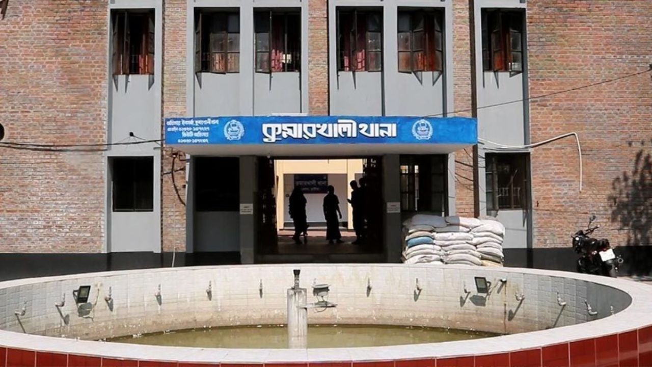 গড়াই নদে ঝাঁপ দেওয়া সেই কলেজছাত্রী ৩ ঘণ্টা পর জীবিত উদ্ধার