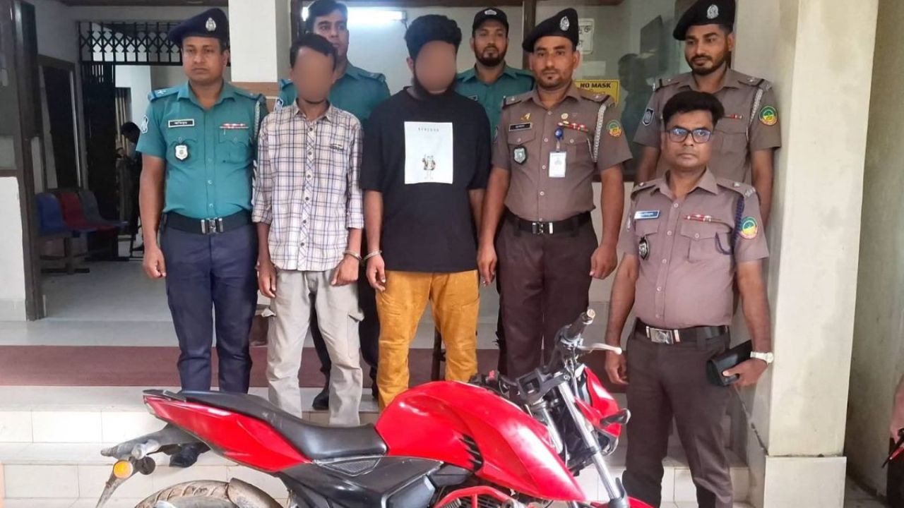 গাজীপুরে বিদেশি পিস্তল ও মোটরসাইকেলসহ আটক ২
