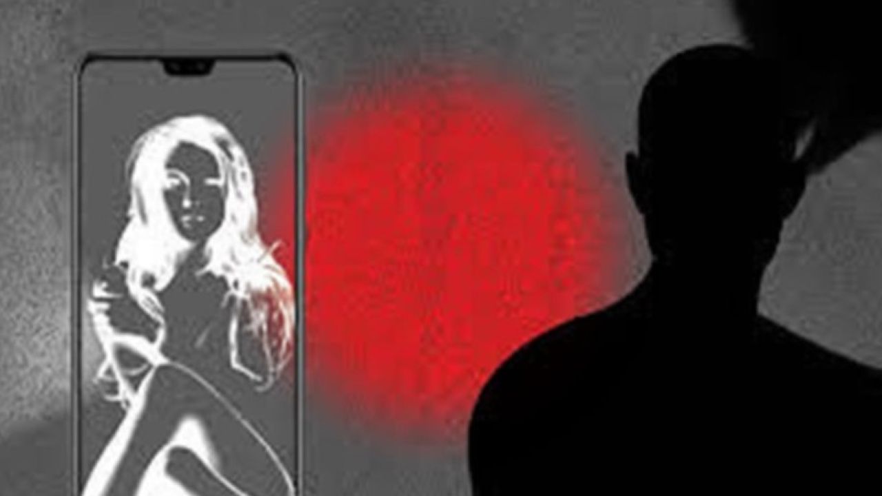 ‘হানি ট্র্যাপে’ অর্থ আত্মসাত, ফাঁসছেন কেবিন ক্রু শিমু