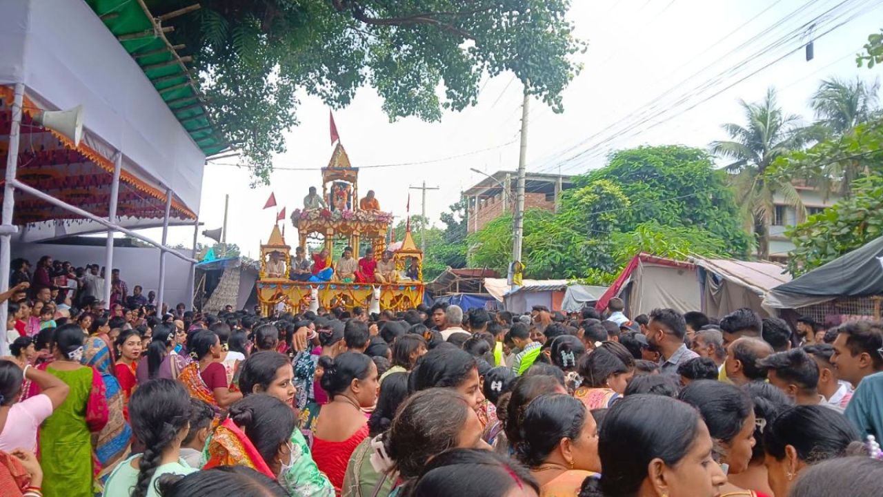 গাজীপুরে ভাওয়াল রাজাদের ঐতিহ্যবাহী রথযাত্রা শুরু