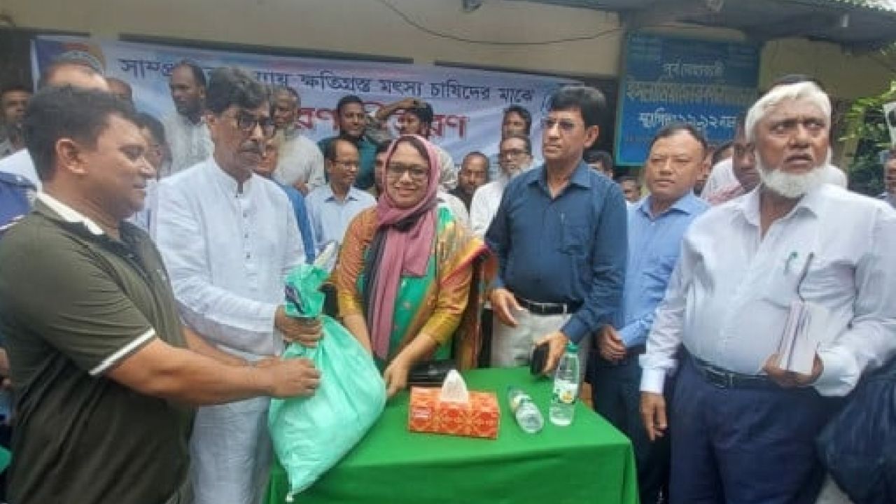 বন্যায় ক্ষতিগ্রস্ত ৫ জেলায় বিনামূল্যে ধানের বীজ ও চারা: কৃষিমন্ত্রীর ঘোষণা