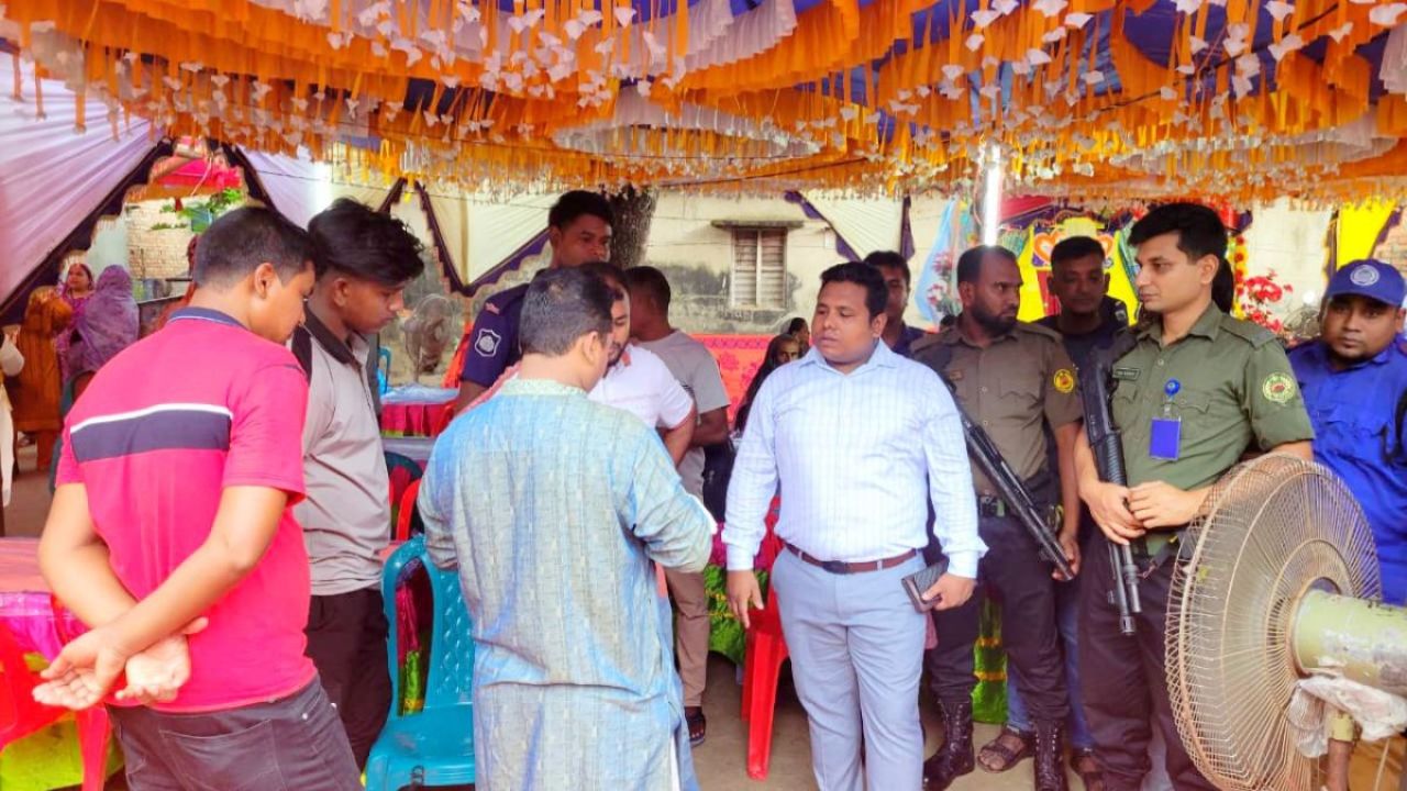 বিয়েবাড়িতে হাজির ইউএনও, পণ্ড সব আয়োজন