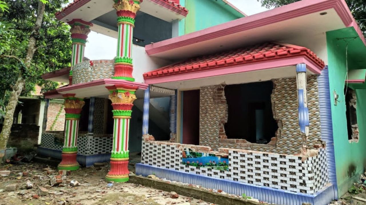 আলফাডাঙ্গায় কলেজছাত্র হত্যা: প্রতিপক্ষের ১০ বাড়িতে হামলা ও লুটপাট