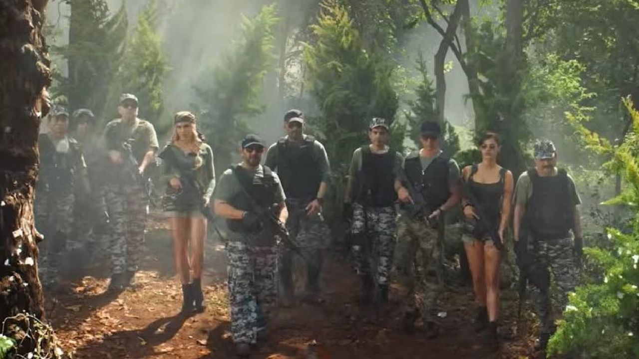 বক্স অফিসে ঝড় তুলেছে ‘ওয়েলকাম টু দ্য জঙ্গল’