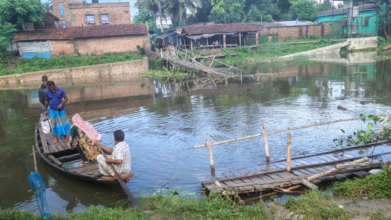 সাত দিনেও মেরামত হয়নি কলারোয়ার সাঁকো
