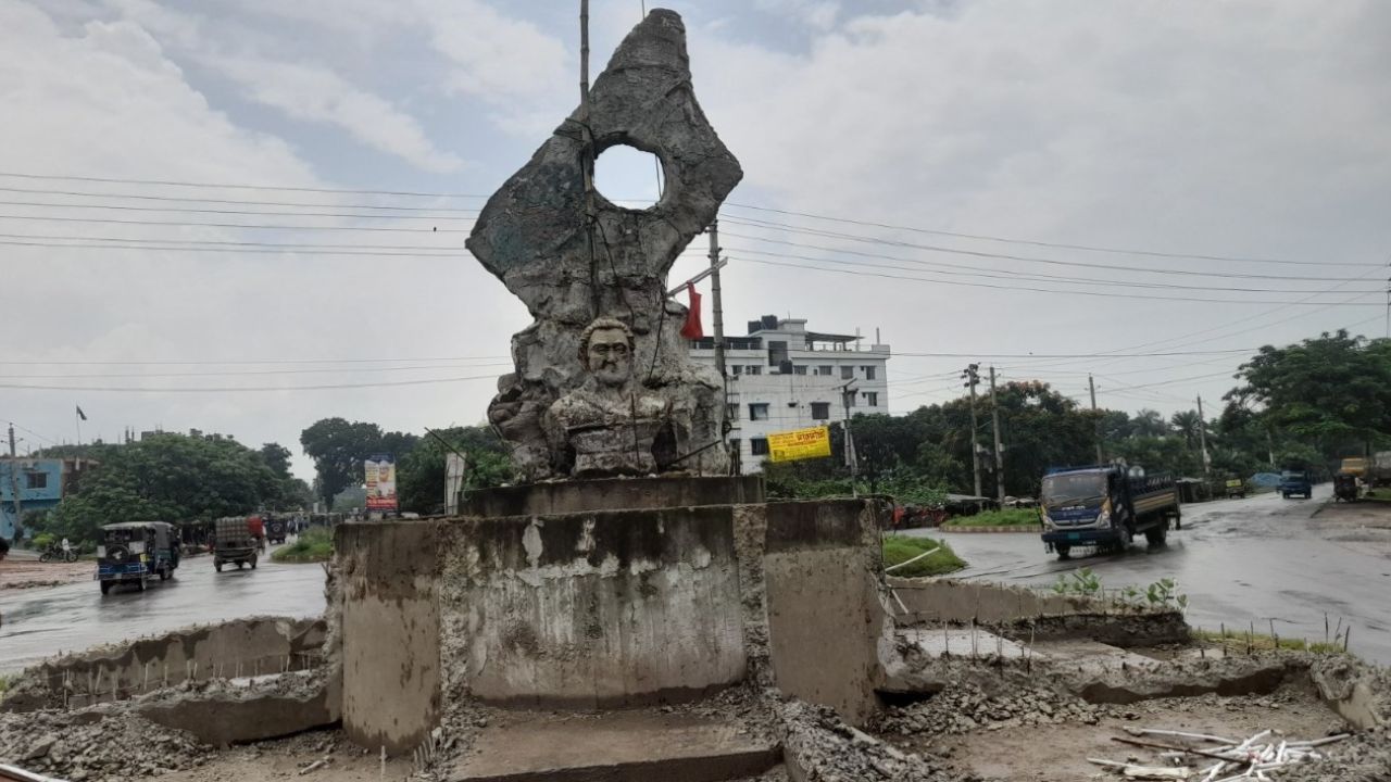 বীরশ্রেষ্ঠ হামিদুরের ভাস্কর্য ভাঙা স্থগিত, সিদ্ধান্ত বুধবার 