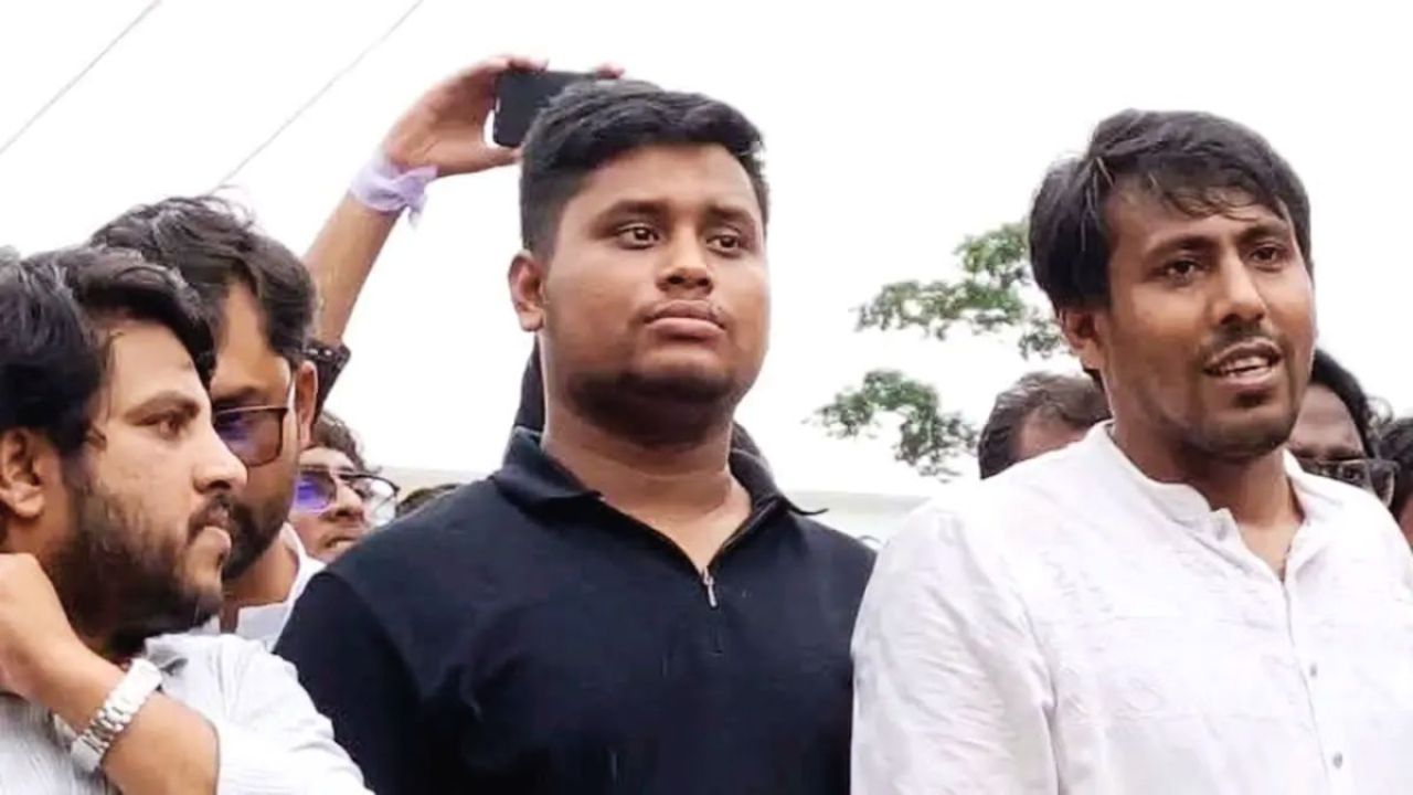 মিডিয়া মাফিয়া, ভূমিখেকো, ব্যাংক ডাকাতদের বিরুদ্ধে কথা বলে যাচ্ছি : হাসনাত আবদুল্লাহ