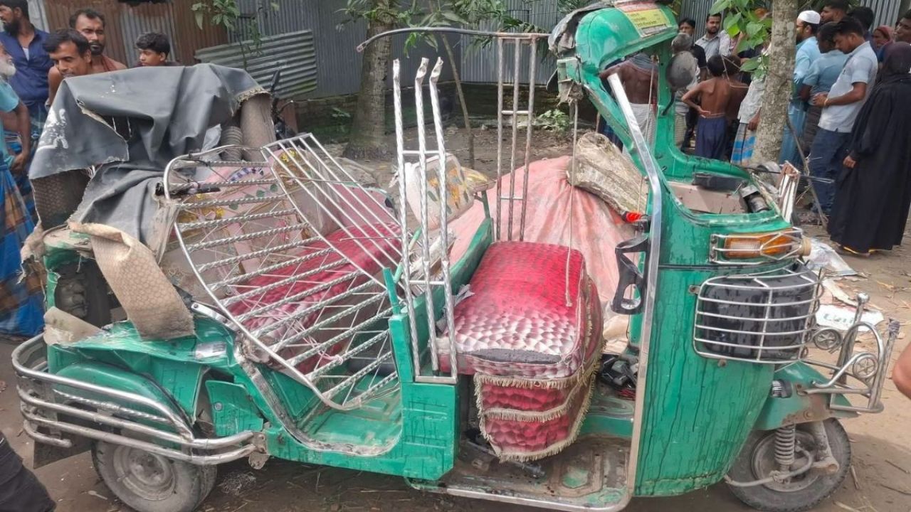 মেলান্দহে নছিমন-অটোরিকশা সংঘর্ষে নিহত ২