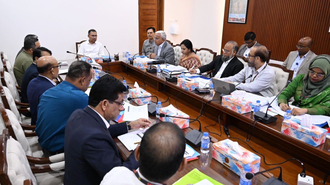 সারাদেশে ফ্যামিলি কার্ড সম্প্রসারণের পরিকল্পনা: প্রধানমন্ত্রীর নির্দেশনা