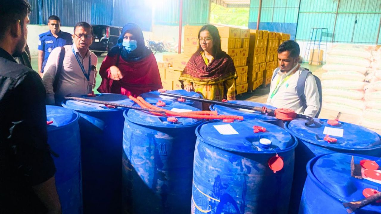 কালীগঞ্জে নদী দখল ও ভেজাল খাদ্যে ৪ লাখ টাকা জরিমানা