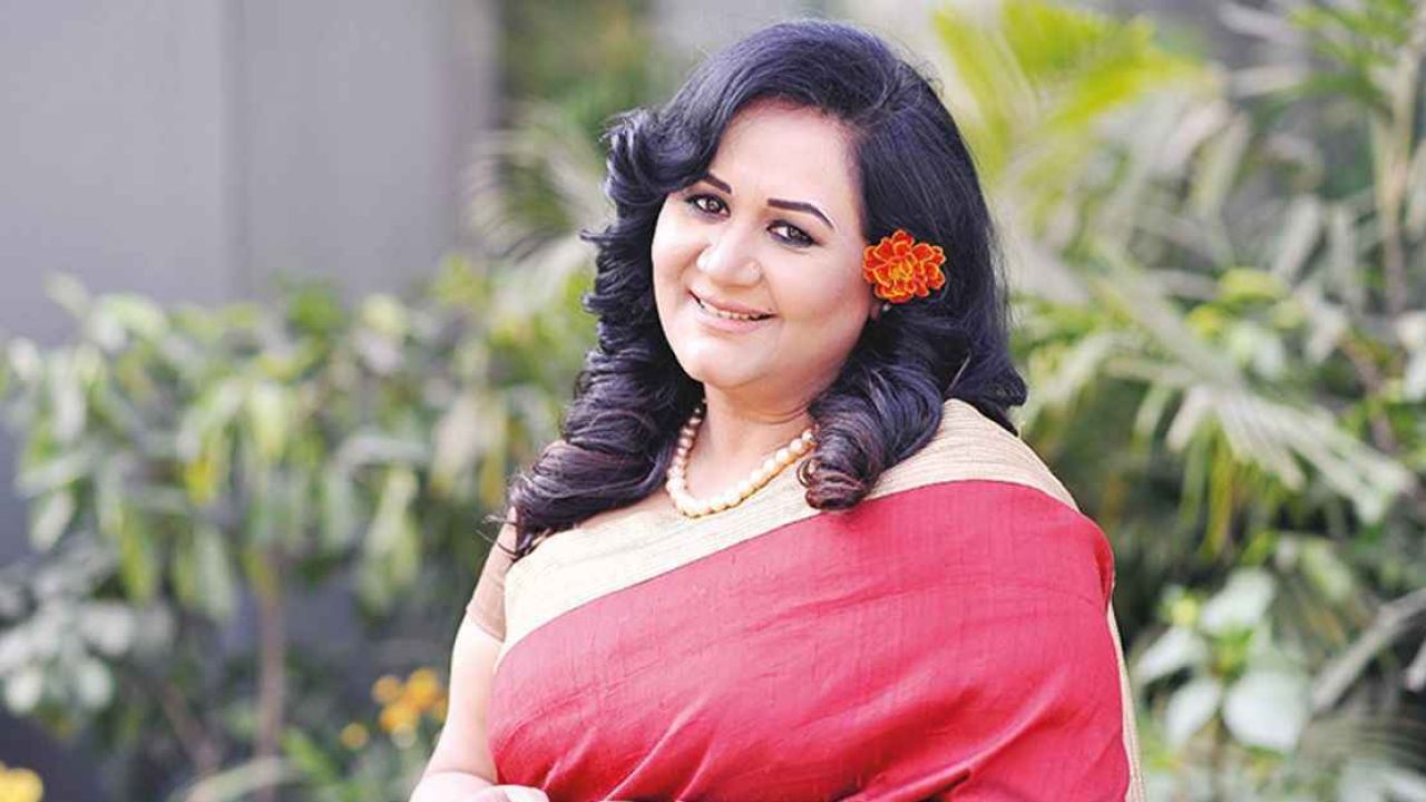 ‘খেয়ালী সুর’ নিয়ে শ্রোতাদের মাঝে ফাহমিদা নবী