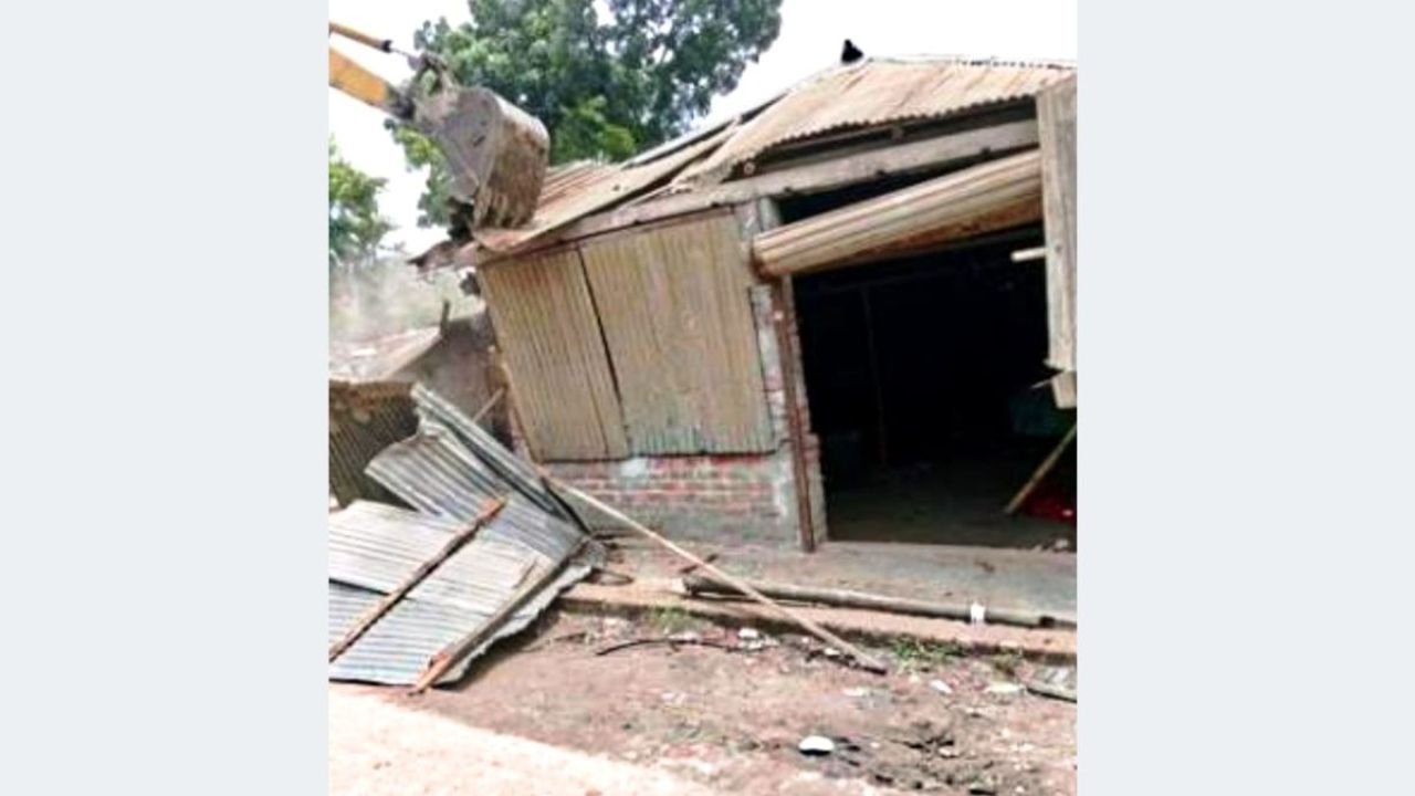 মধুখালীতে ৪০ বছরের অবৈধ দখল উচ্ছেদ
