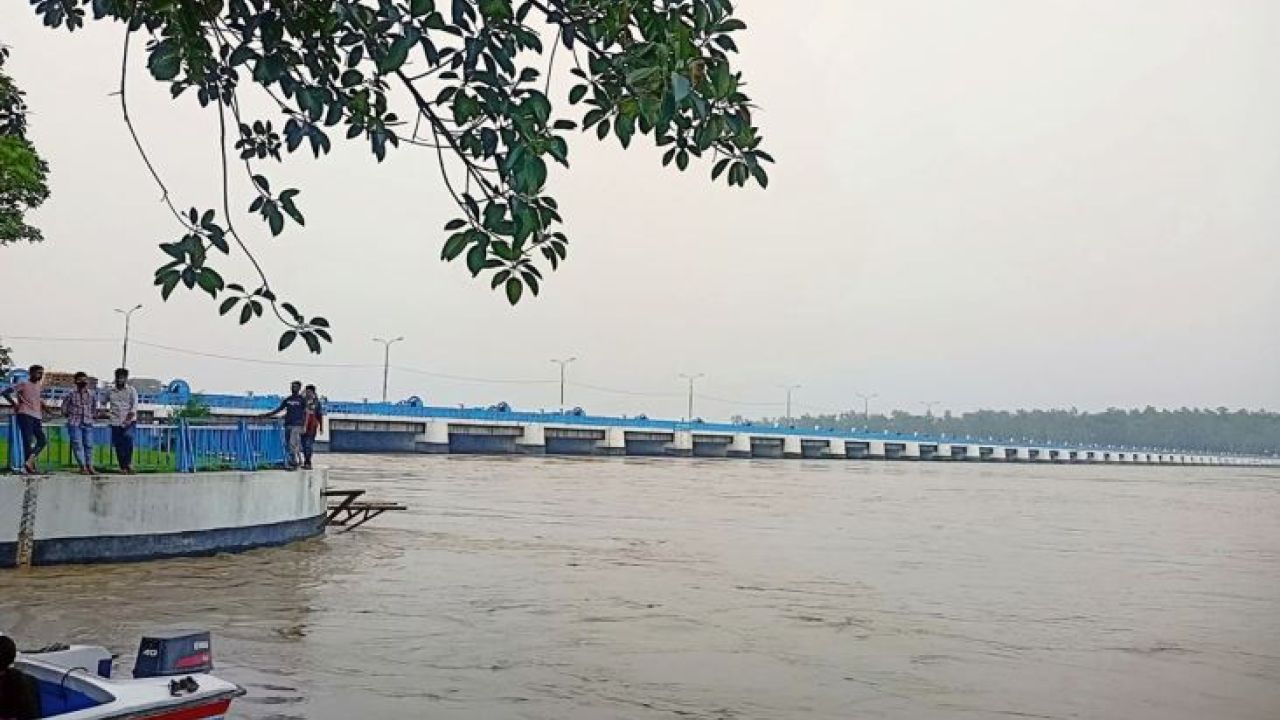 তিস্তায় বাড়ছে পানি, প্লাবিত হওয়ার শঙ্কায় নিম্নাঞ্চল
