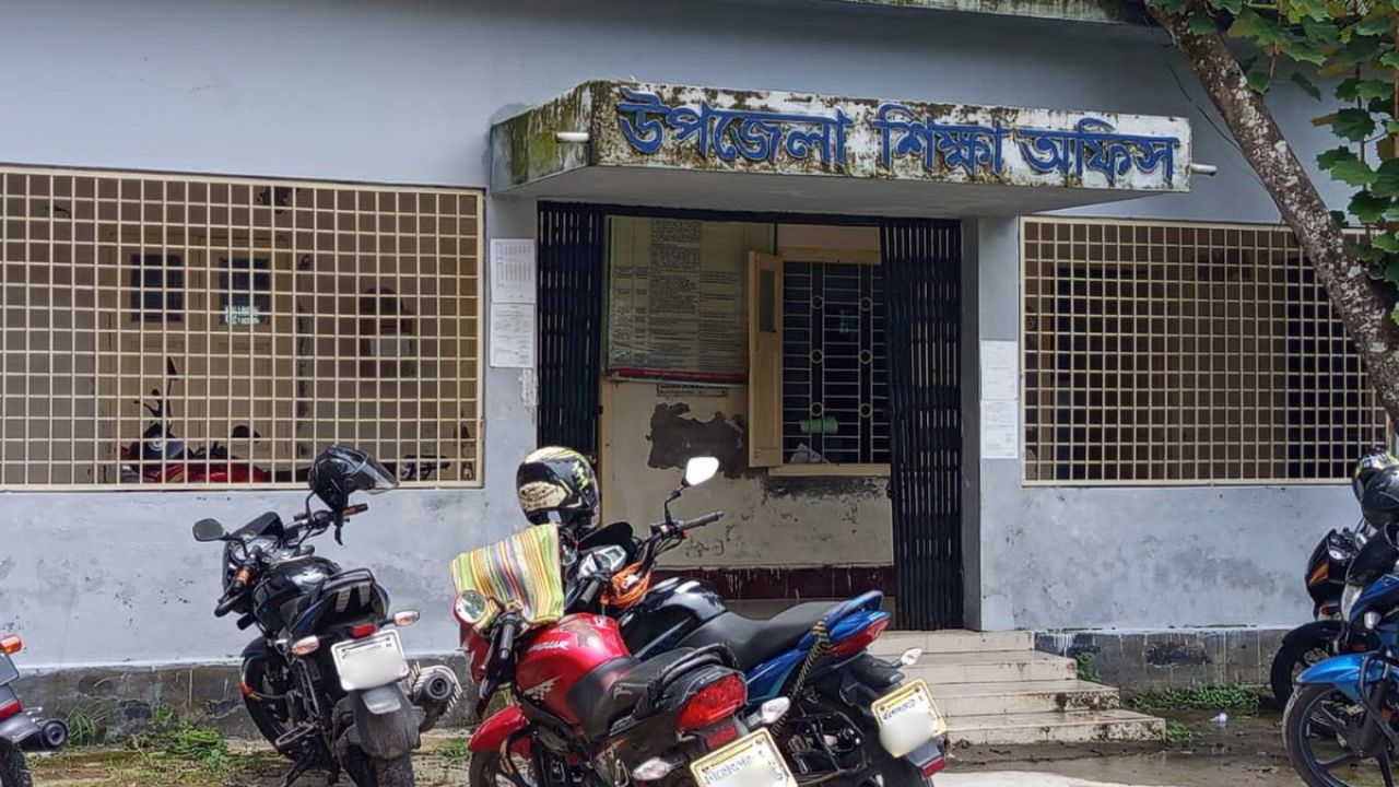 নামমাত্র সংস্কারে শিক্ষা প্রকল্পের ১৫ লাখ টাকা লুটপাটের অভিযোগ