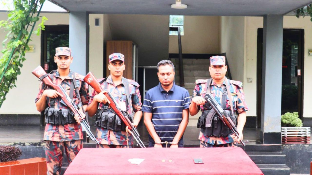 যশোরে ৪৬ লাখ টাকার স্বর্ণসহ পাচারকারী আটক