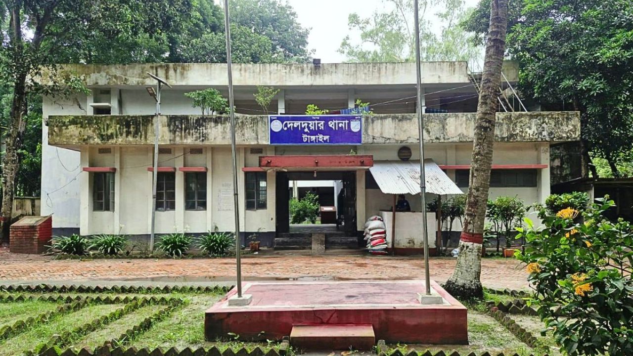 টিকটকে প্রেমের ফাঁদে ঘর ছাড়লেন শিক্ষকের স্ত্রী, চাঁদপুরে উদ্ধার