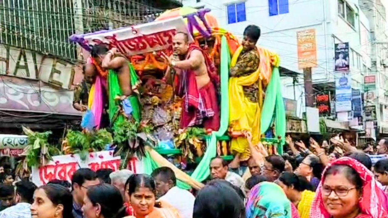 চাঁদপুরে সাড়ম্বরে শেষ হলো উল্টো রথযাত্রা
