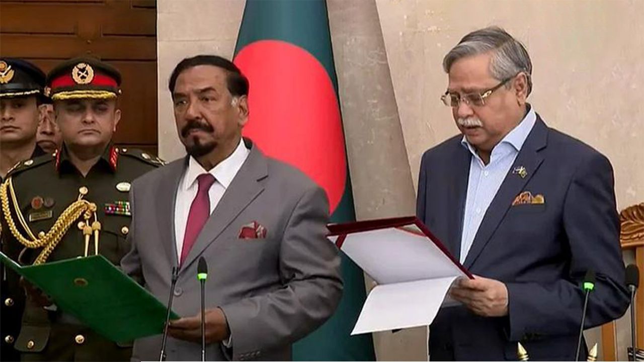 বিদায়ী রাষ্ট্রপতিকে নিয়ে স্পিকার বললেন, &lsquo;মাফিয়া আমলে নির্বাচিত হলেও বিএনপি সরকারের প্রতি তার সমর্থন ছিল।&rsquo; আপনিও কি তাই মনে করেন?