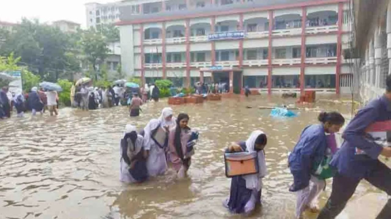 কুমিল্লায় জলমগ্ন পরীক্ষাকেন্দ্র: ৭ শিক্ষককে বদলি