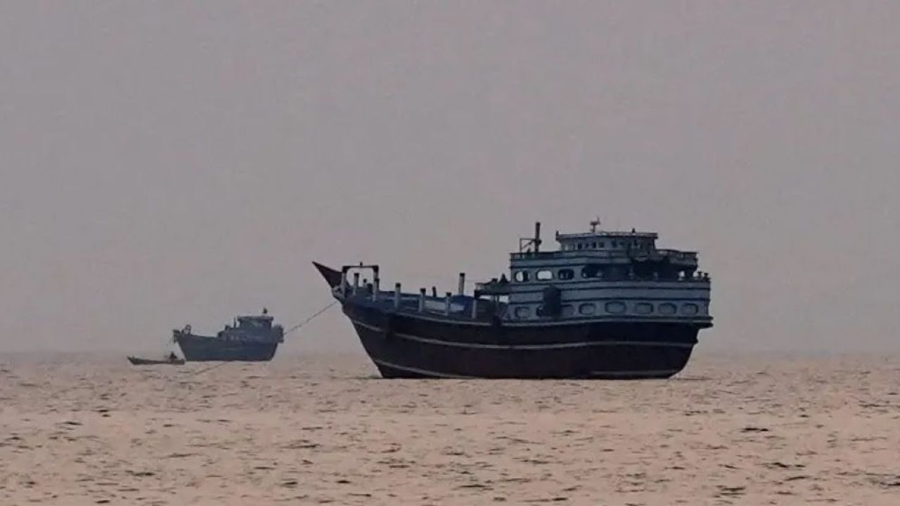 হরমুজ প্রণালি ইস্যুতে আলোচনায় ওমানের প্রতিনিধিদল তেহরানে