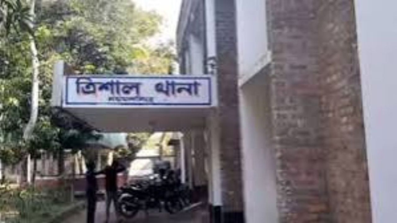 ত্রিশালে বাসচাপায় নারীর মৃত্যু