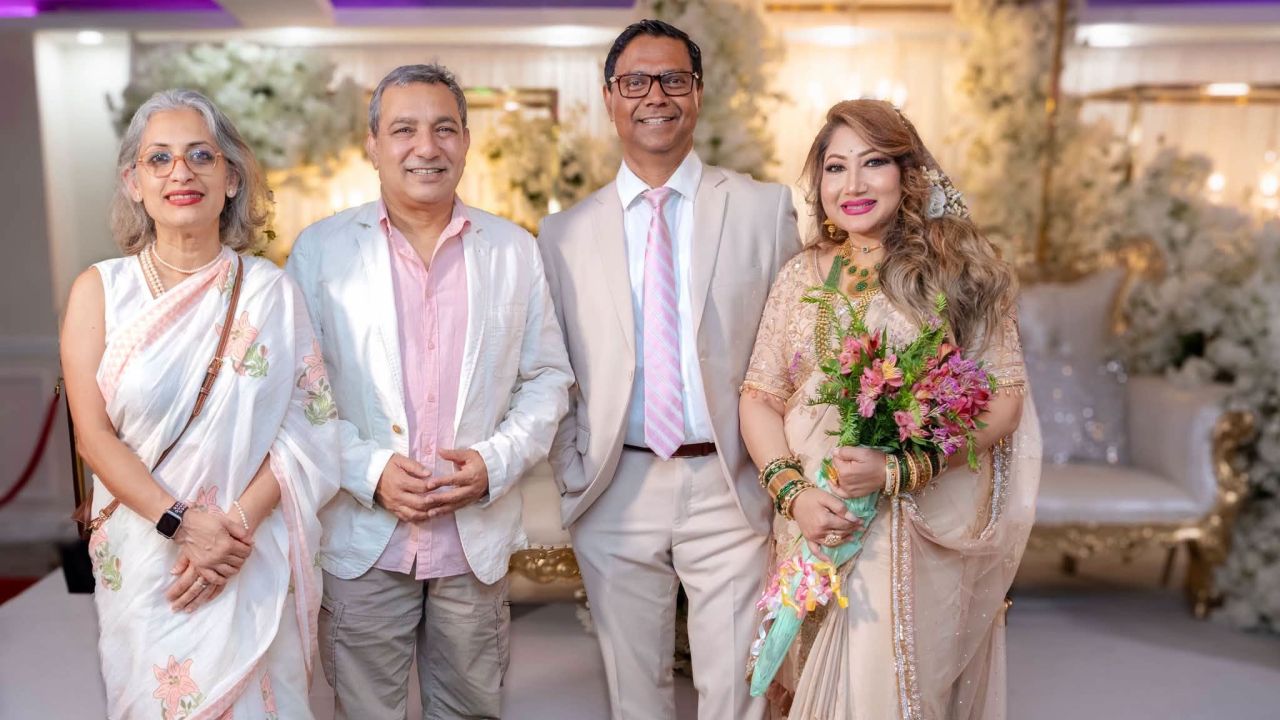 একই ফ্রেমে বিপাশা, তৌকীর, টনি ও প্রিয়া