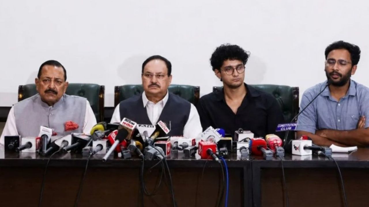 সব দাবি মানায় ককরোচ জনতা পার্টির আন্দোলন প্রত্যাহার