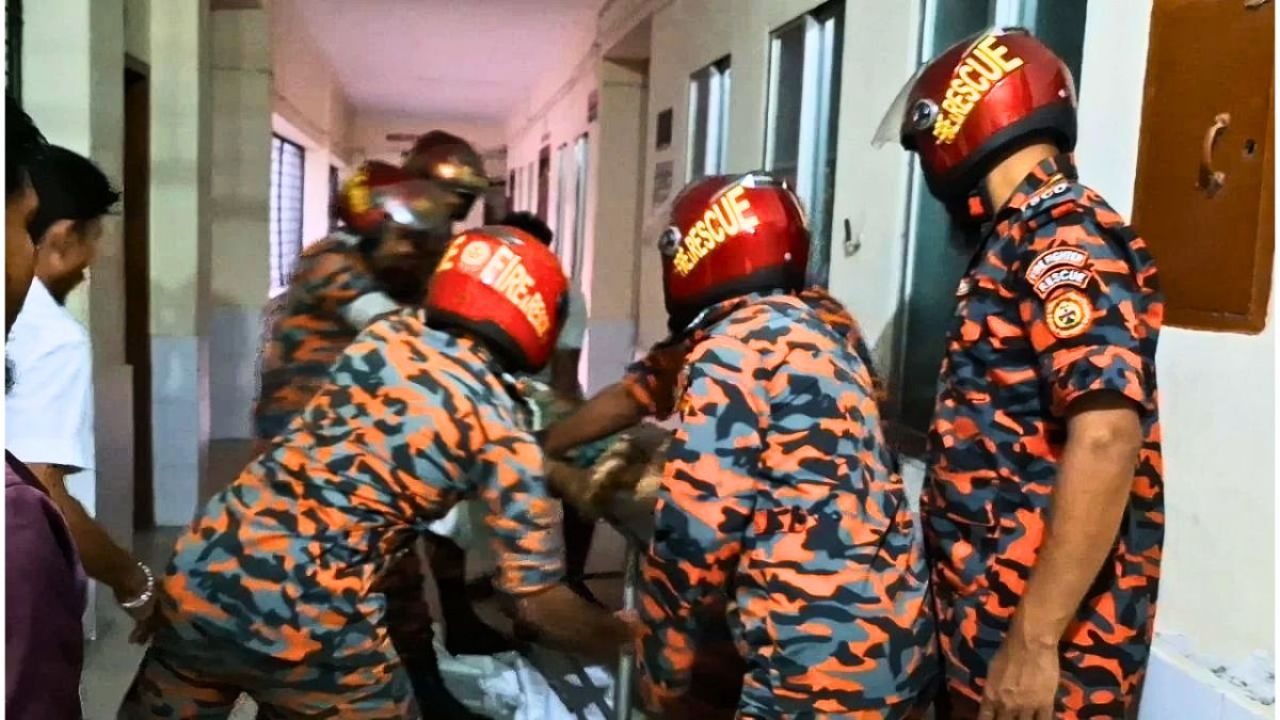 মুন্সীগঞ্জে বাস-নসিমন সংঘর্ষে চালকসহ নিহত ২
