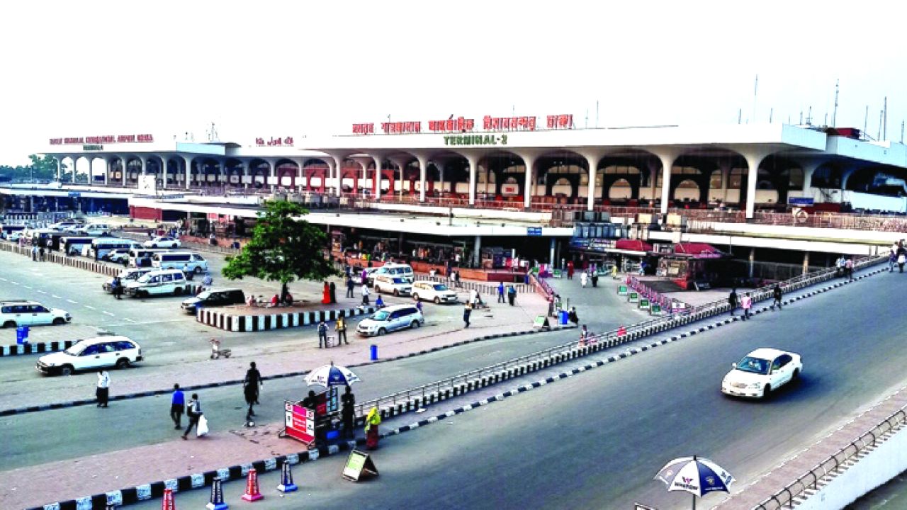 শাহজালাল বিমানবন্দরের ময়লার স্তূপে আগুন, নিয়ন্ত্রণে ফায়ার সার্ভিস