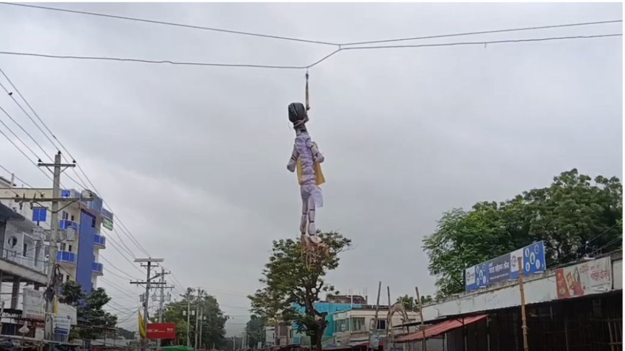 মেহেরপুরে এনসিপি নেতাদের কুশপুত্তলিকা উদ্ধার