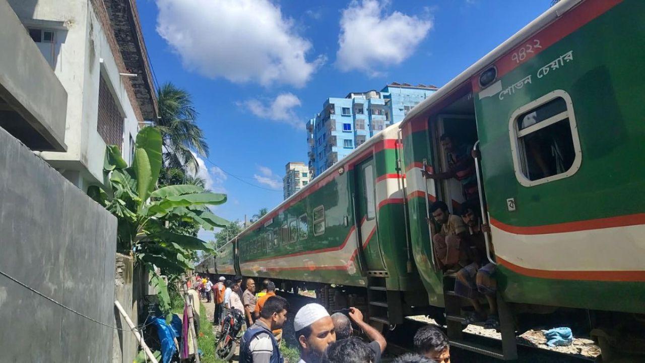 কুষ্টিয়ায় টিটিই ও যাত্রীদের পাল্টাপাল্টি মামলা, গ্রেপ্তার ৩