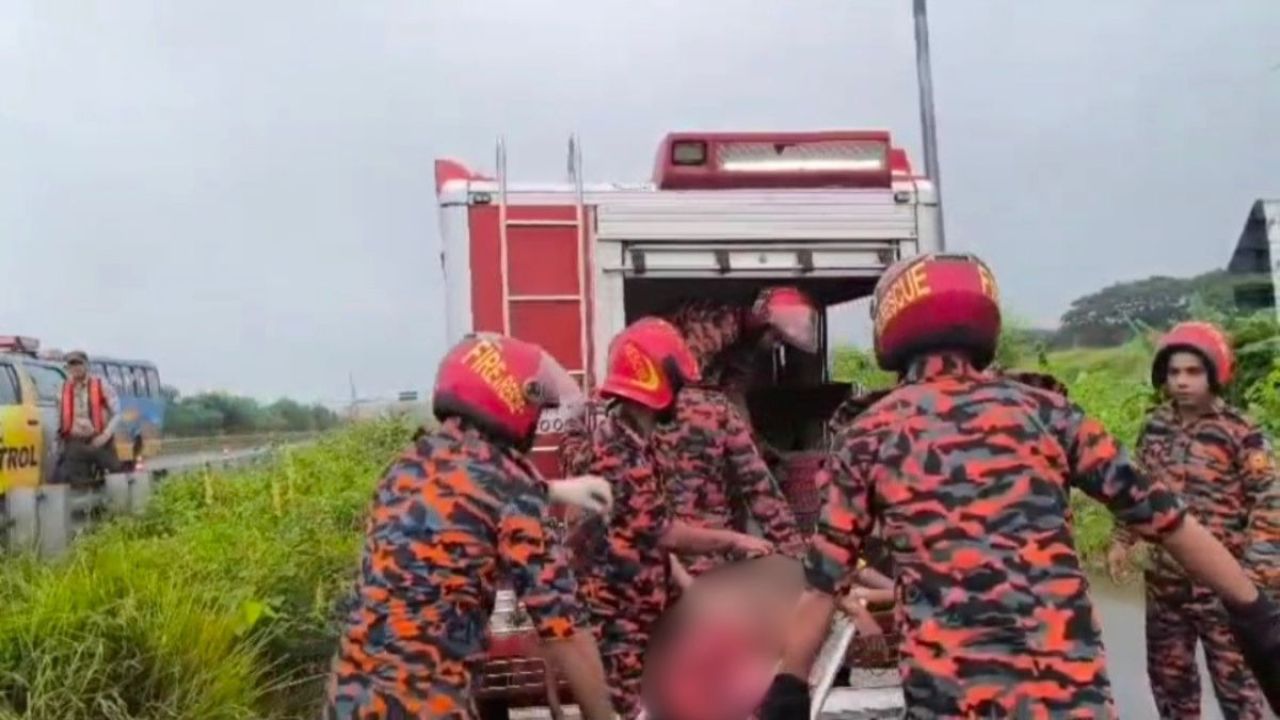 সাতসকালে এক্সপ্রেসওয়েতে বীভৎস দুর্ঘটনা, আহত নারী