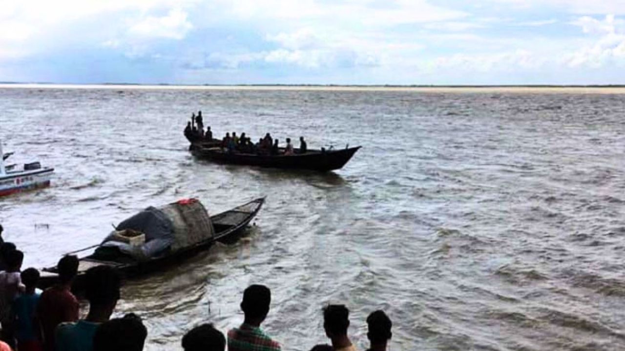 ঘাস নিয়ে ফেরা হলো না বাবা-ছেলের