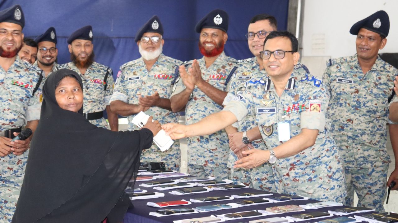 আধুনিক প্রযুক্তি ব্যবহারে ছিনতাই, ২৭ লাখ টাকার মোবাইল উদ্ধার