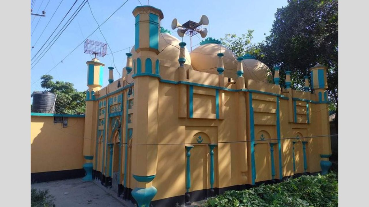 এখনো অমলিন ২০০ বছরের পুরোনো মসজিদ!