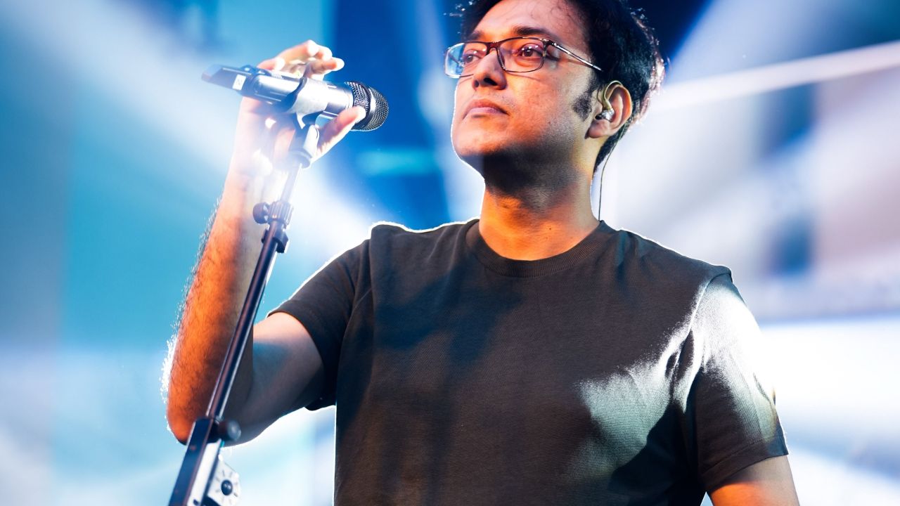 ঢাকায় গাইবেন অনুপম রায়