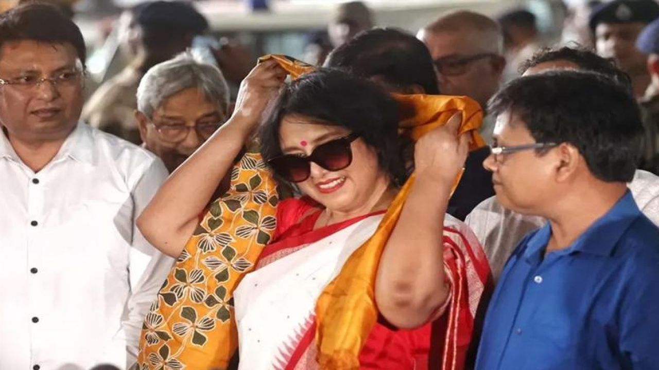 ১৯ বছর পর কলকাতায় তসলিমা
