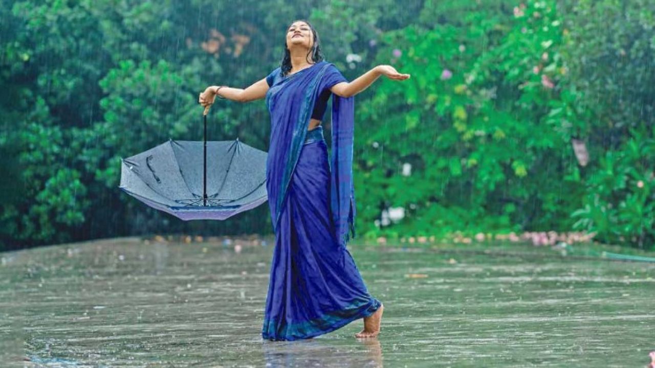 স্বস্তির পোশাকেই কাটুক গরম-বৃষ্টির দিনগুলো
