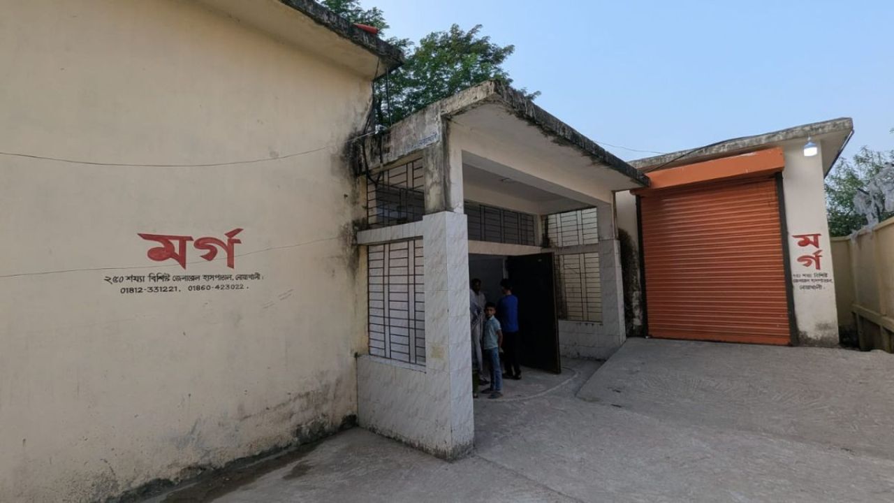 পুকুরে মিলল অজ্ঞাত লাশ, রহস্য কী?