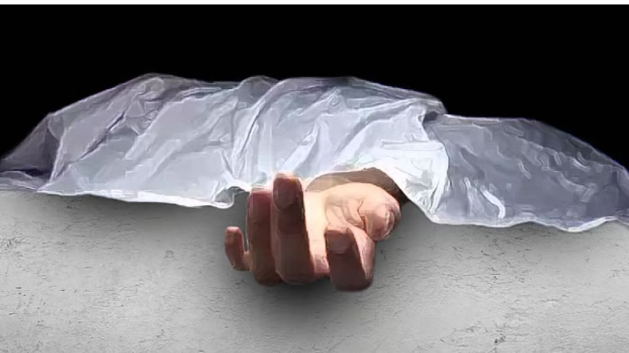 স্টেশনে সন্তান রেখে মায়ের আত্মাহুতি