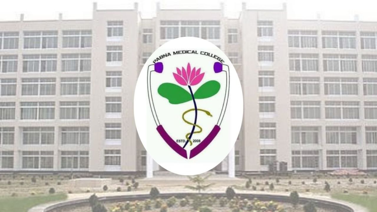 পাবনায় এবার বালিশকাণ্ডকেও হার মানালো লুটপাট