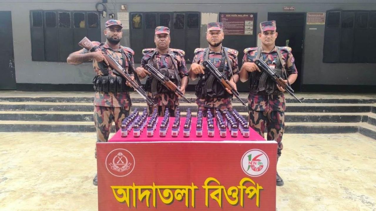 সীমান্তে বিজিবির ধাওয়া, মাদক ফেলে পালাল পাচারকারীরা