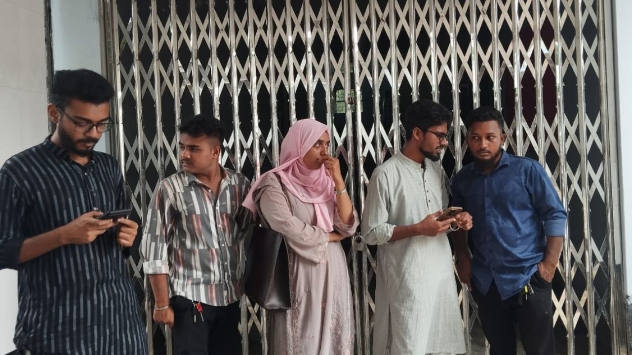 অজানা তথ্যে তোলপাড় বরিশালের স্বাস্থ্য দপ্তর