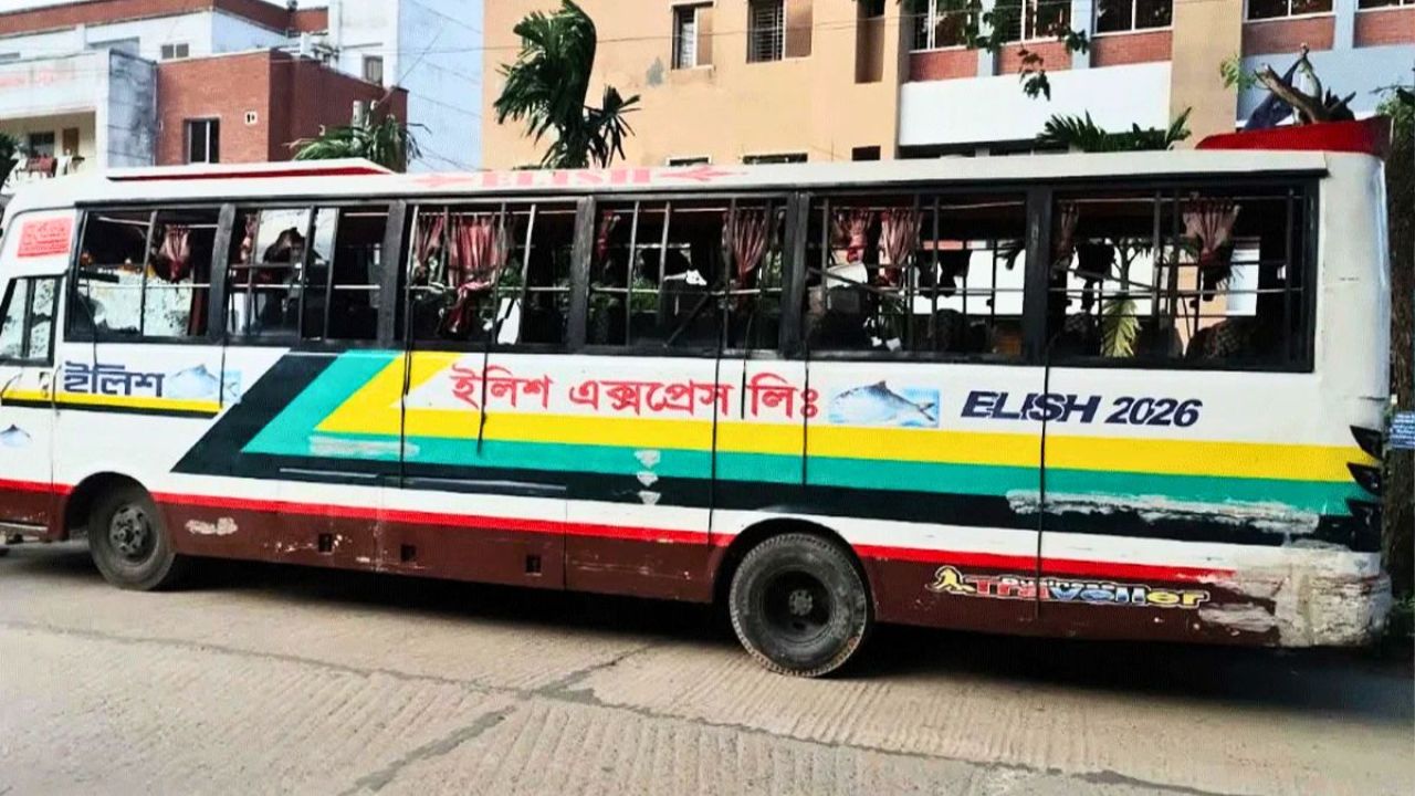 লৌহজংয়ে দুই বাসের সংঘর্ষে হেল্পার নিহত, চালক গ্রেপ্তার