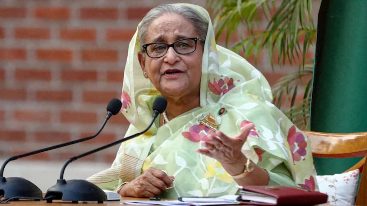 ২ বছর পর প্রকাশ্যে আসছেন শেখ হাসিনা