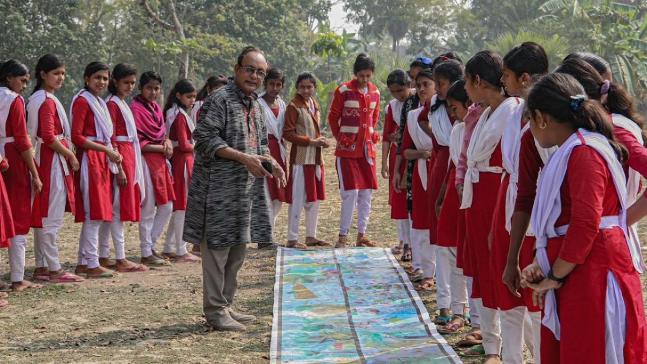 গ্রামে গ্রামে চারুকলার আলো ছড়াচ্ছেন শিল্পী বিমানেশ