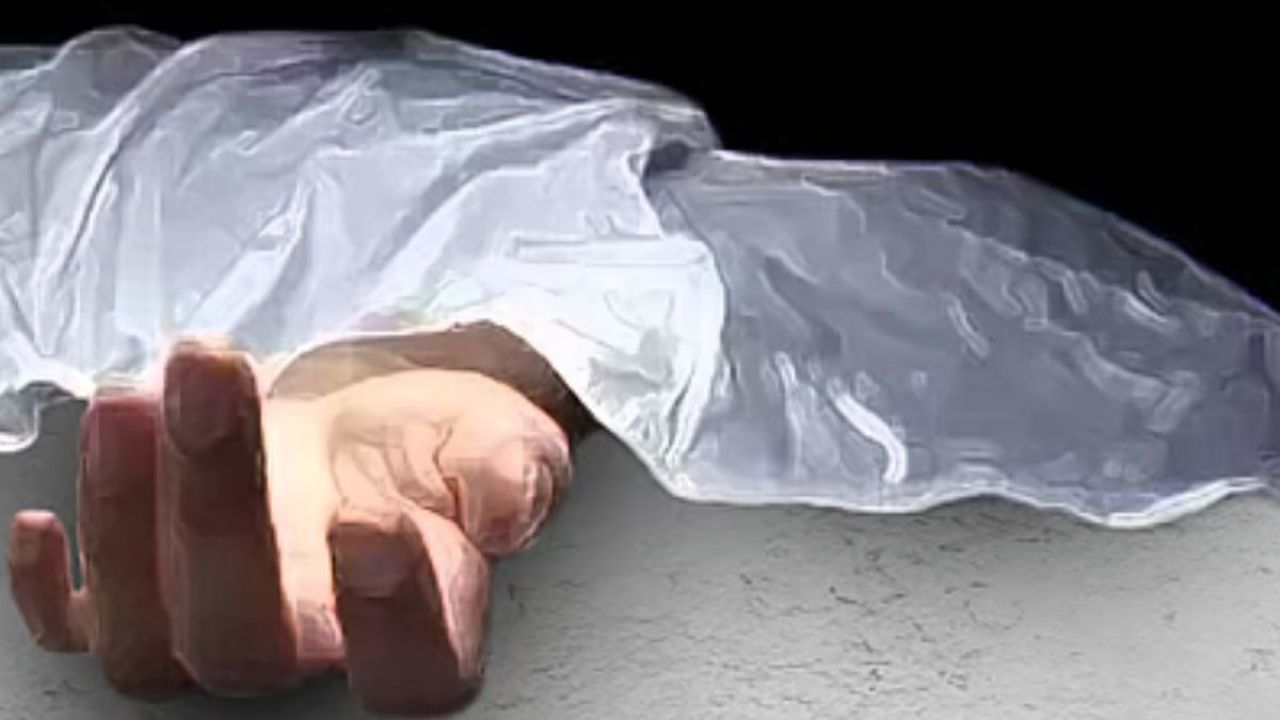 শ্যামনগরে বজ্রপাতে গৃহবধূর মৃত্যু